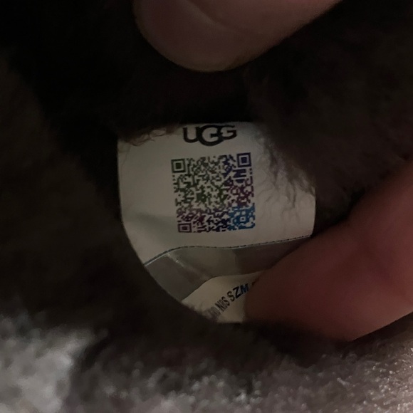 NWOB UGG Brown Suede Shearling Boots - Picture 8 of 8